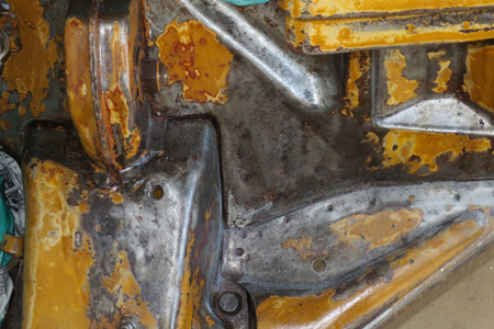 エンジンルーム内塗装