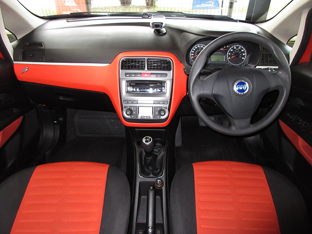 フィアット グランデプント 1.4 デュアロジック ギガ