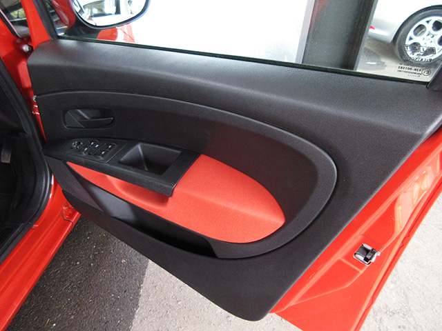 フィアット グランデプント 1.4 デュアロジック ギガ