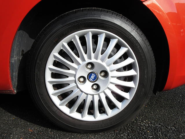 フィアット グランデプント 1.4 デュアロジック ギガ