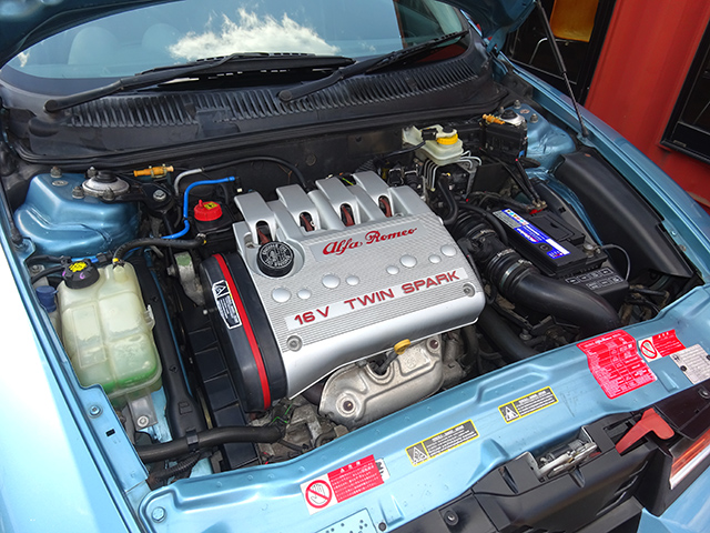 前期型アルファ156 2.0 ツインスパーク(5速MT)