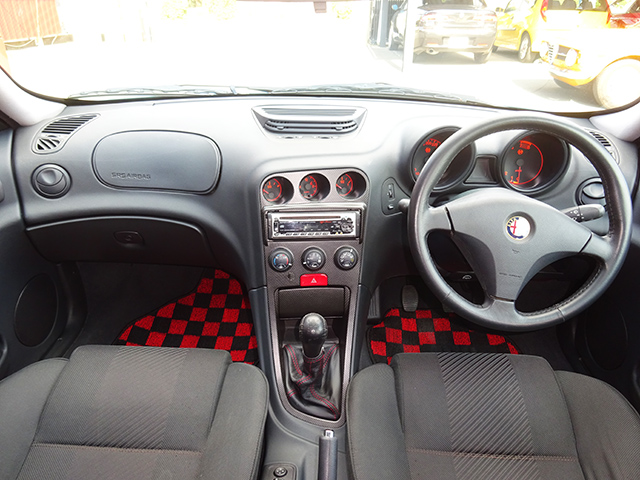 前期型アルファ156 2.0 ツインスパーク(5速MT)