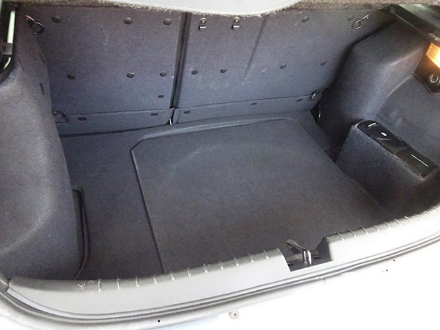 アルファ 147 GTA (6速マニュアルモデル)