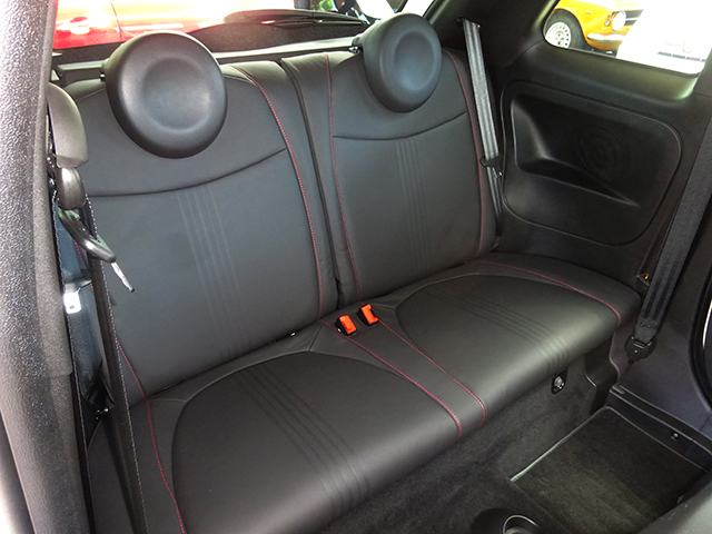 アバルト595コンペティツィオーネ(右ハンドル/5MT)