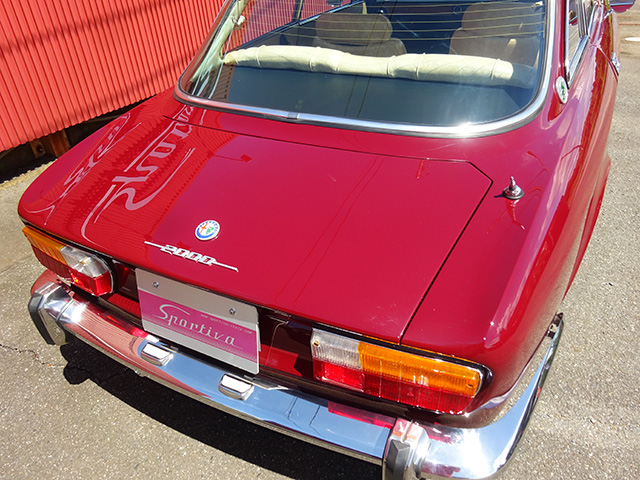 アルファロメオ2000GTV(正規物/右ハンドル)