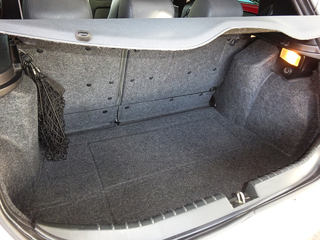 アルファ147TI 2.0ツインスパーク(5速MT/左ハンドル)