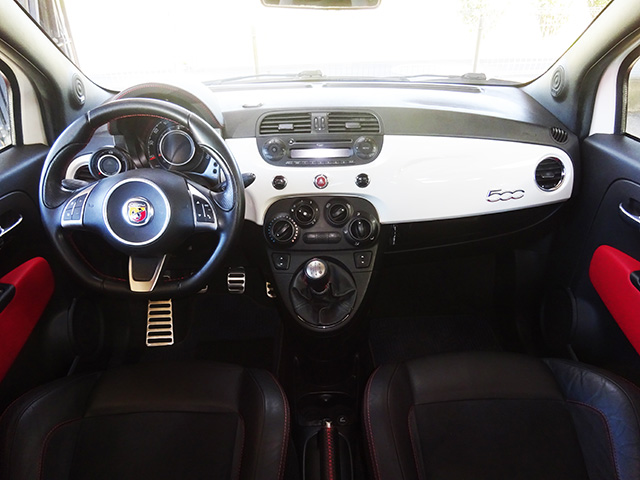 ワンオーナー アバルト500 esseesse(左ハンドル/5速MT)