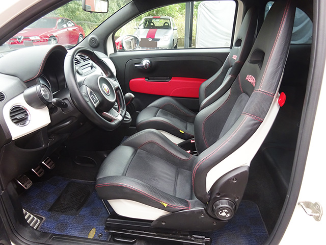 ワンオーナー アバルト500 esseesse(左ハンドル/5速MT)