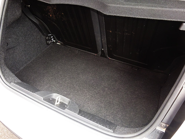 ワンオーナー アバルト500 esseesse(左ハンドル/5速MT)