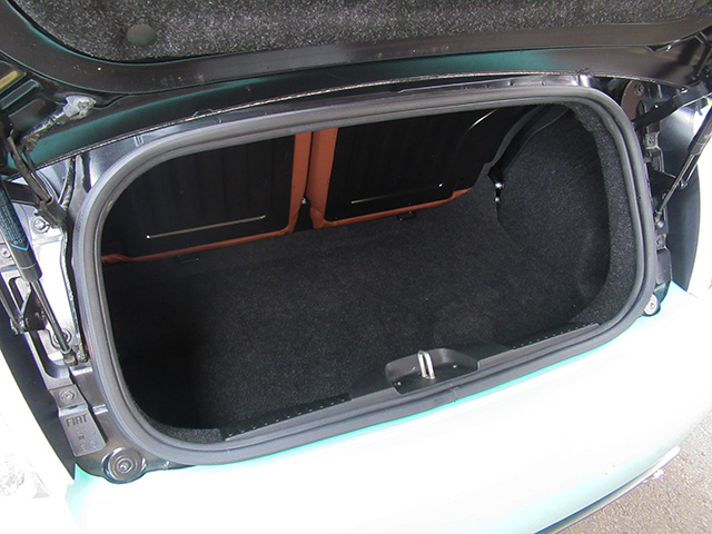 アバルト595C ツーリズモ (オリジナルコンビネーションカラーボディー)