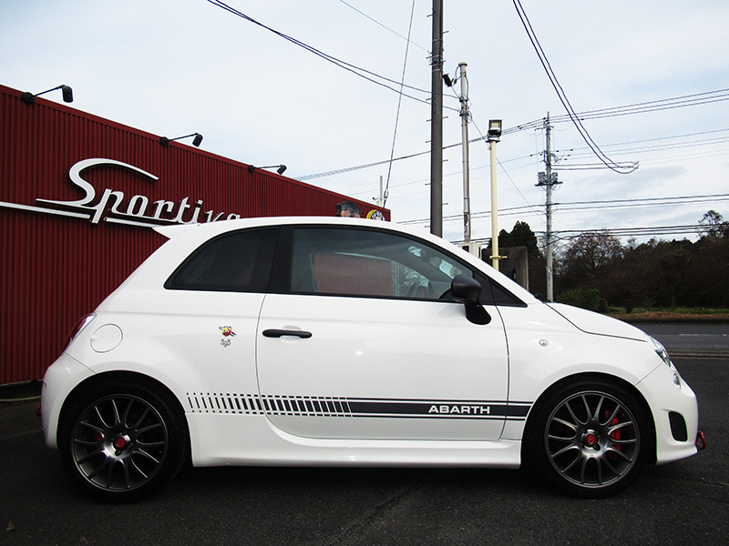 アバルト595コンペティツィオーネ(左ハンドル/5速MT)
