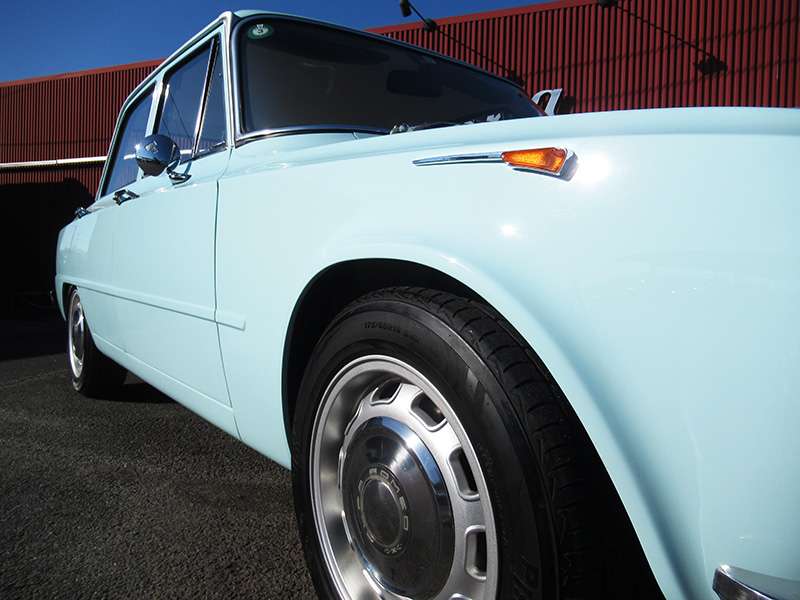 内外装機関系レストア済みアルファロメオ ジュリアスーパー