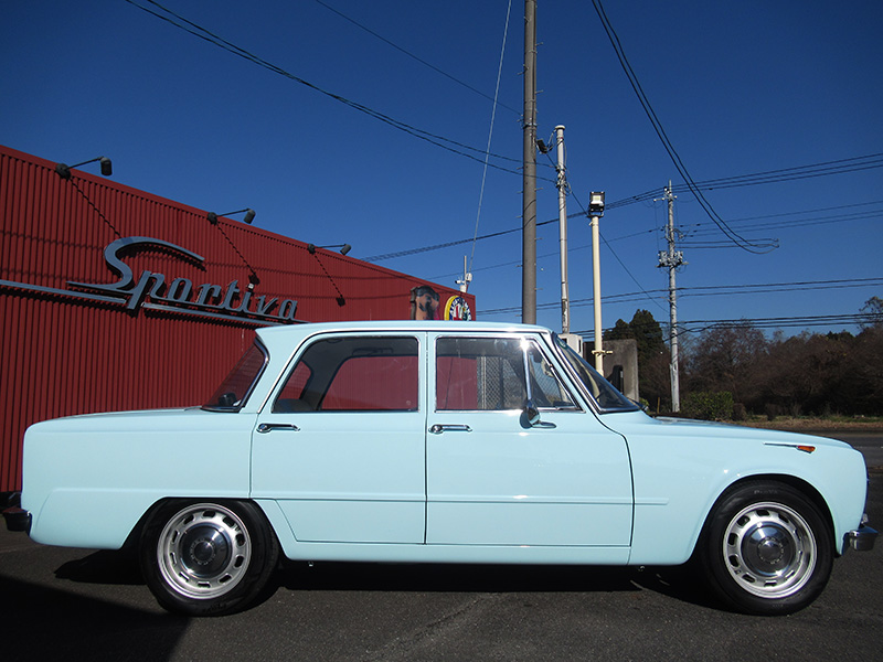 内外装機関系レストア済みアルファロメオ ジュリアスーパー