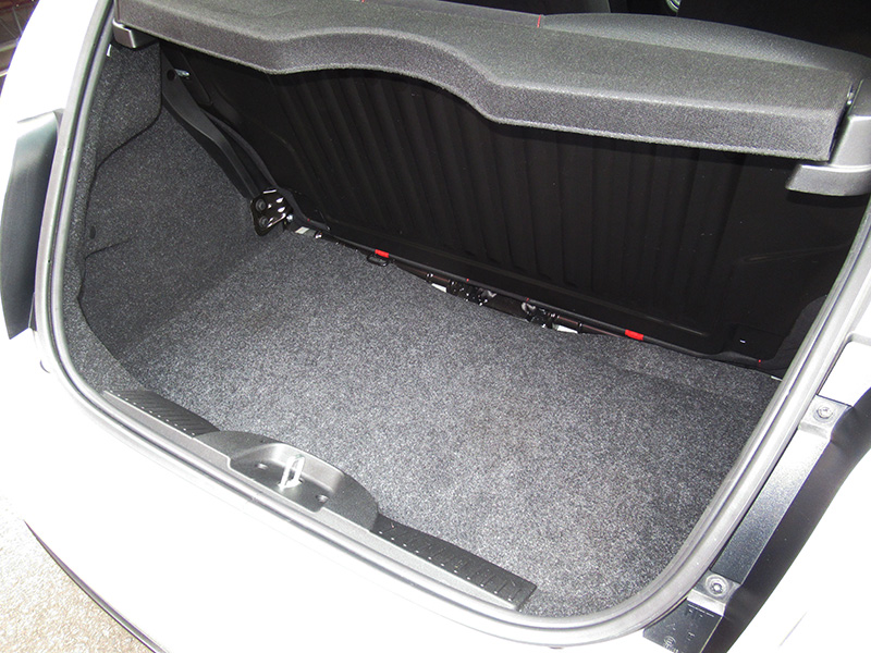 アバルト500(5速MT/イギリス並行車)