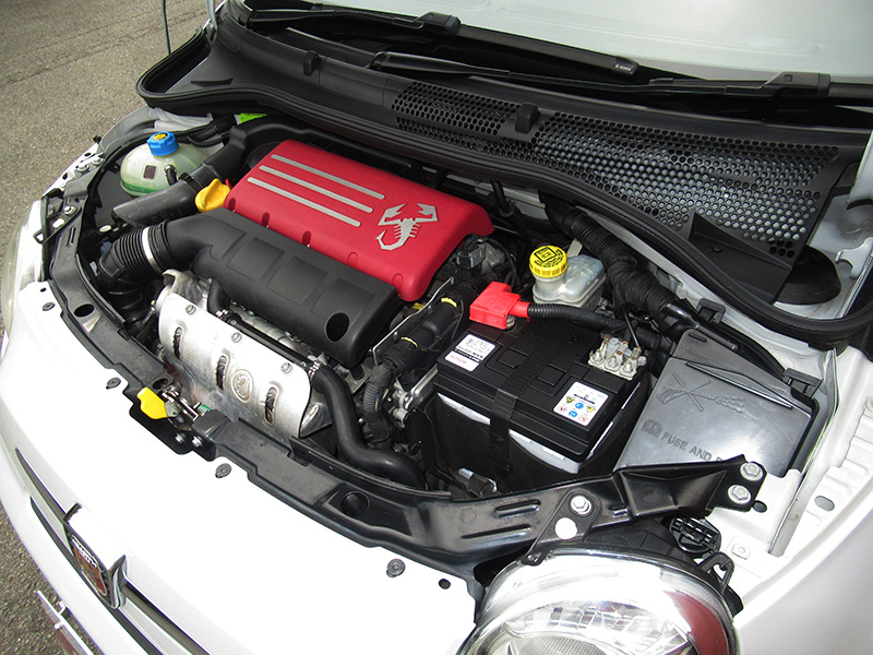 アバルト500(5速MT/イギリス並行車)