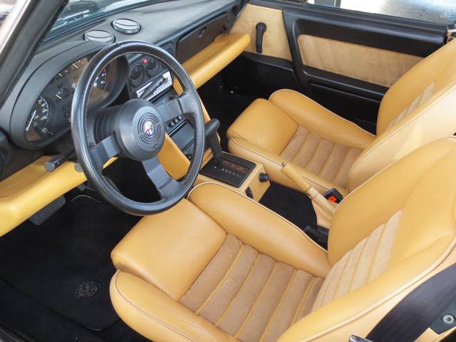 アルファ スパイダー ヴェローチェ ソフトトップ交換済み