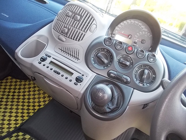 フィアット 前期型ムルティプラELX