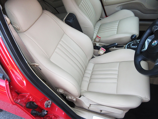 後期型アルファ147 2.0 TS セレスピード