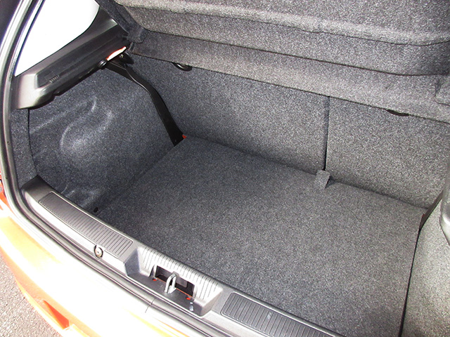 フィアット グランデプント 1.4 デュアロジック ギガ