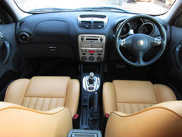 前期型アルファ147 2.0 TS セレスピード