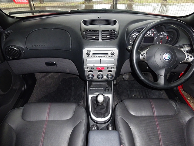 後期型アルファ147TI 2.0 TS (3ドア/5速MT)