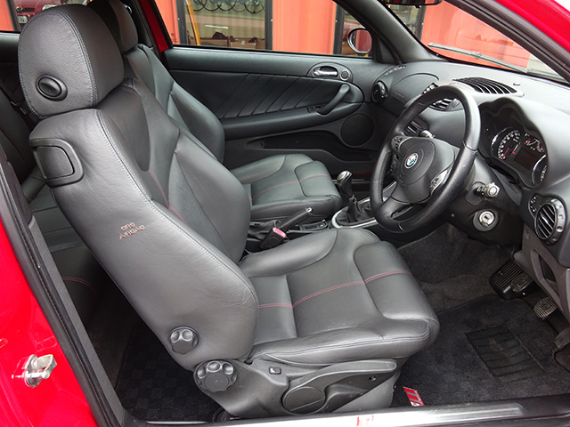 後期型アルファ147TI 2.0 TS (3ドア/5速MT)