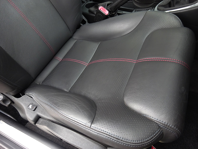 後期型アルファ147TI 2.0 TS (3ドア/5速MT)