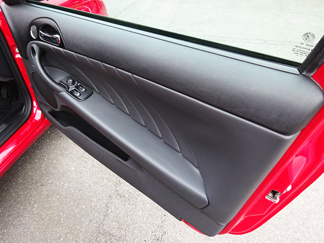 後期型アルファ147TI 2.0 TS (3ドア/5速MT)