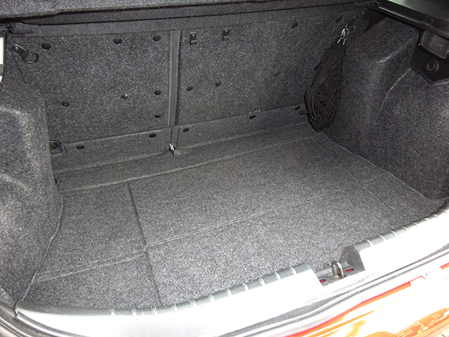 後期型アルファ147TI 2.0 TS (3ドア/5速MT)