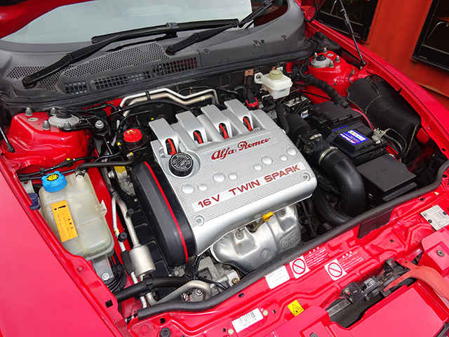 後期型アルファ147TI 2.0 TS (3ドア/5速MT)