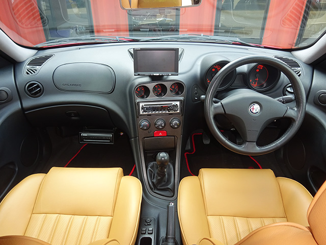 前期型最終アルファ156 2.5 V6 6速マニュアル