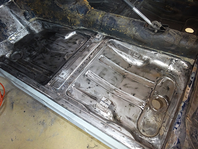 アルファロメオ 2000 GTV(正規物/LHD)レストア渡し