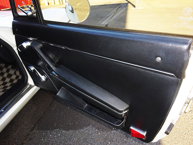 アルファロメオ スパイダー2.0(キャブ後期型/シリーズ3)