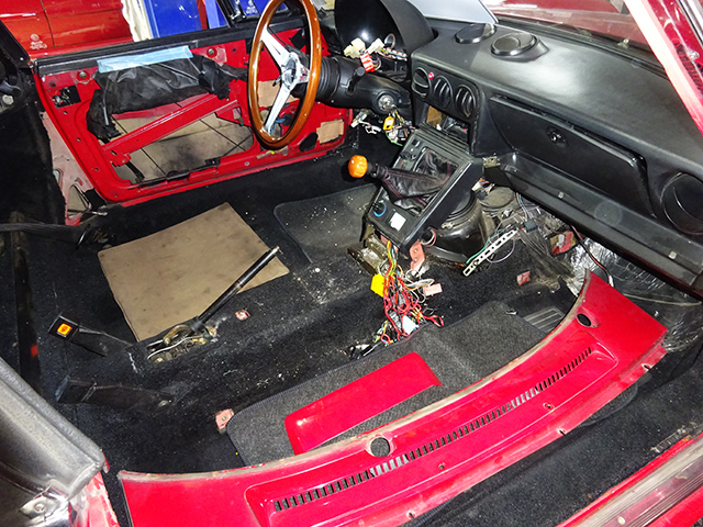 内外装機関系レストア済みスパイダーベローチェ(シリーズ4/5MT)