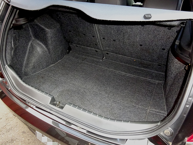 後期型アルファ147 TI 2.0 TS (左ハンドル/5MT)