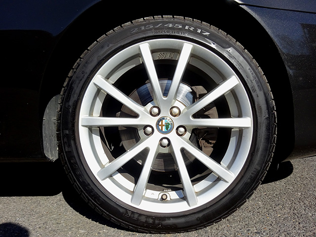 後期型アルファ147 TI 2.0 TS (左ハンドル/5MT)