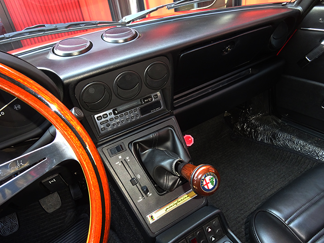 アルファ スパイダー 1.6 キャブモデル(シリーズ3/本国カタログモデル)