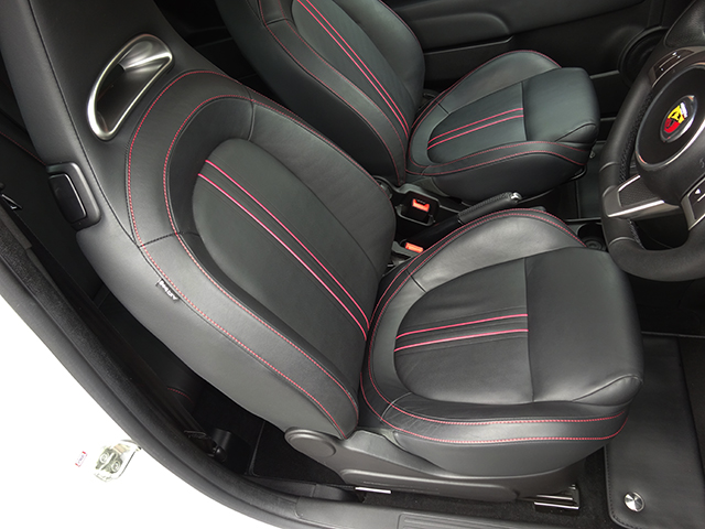 アバルト595 トゥーリズモ ワンオーナー