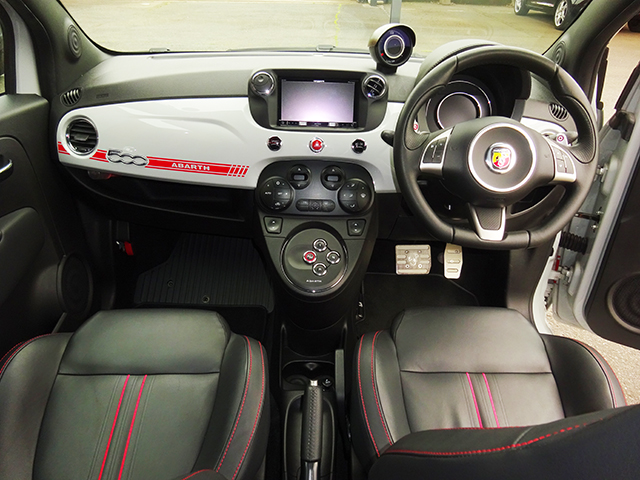 アバルト595 トゥーリズモ ワンオーナー