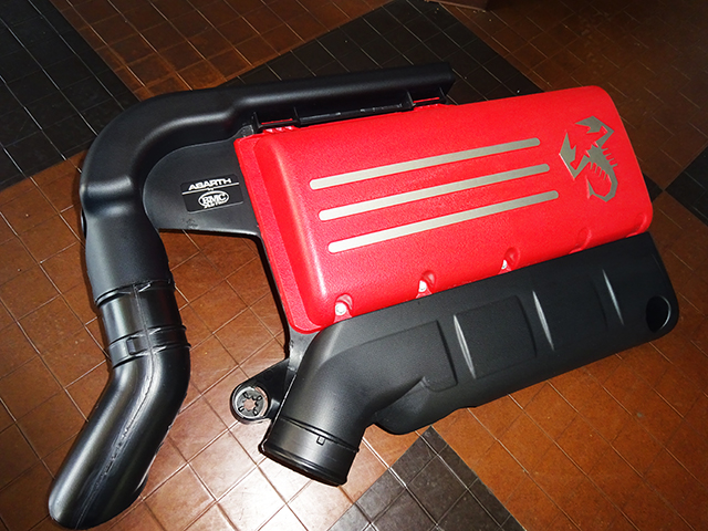 アバルト595コンペティツィオーネ(左ハンドル/5MT)