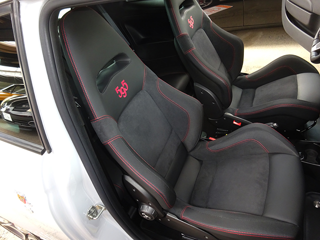 アバルト595コンペティツィオーネ(左ハンドル/5MT)