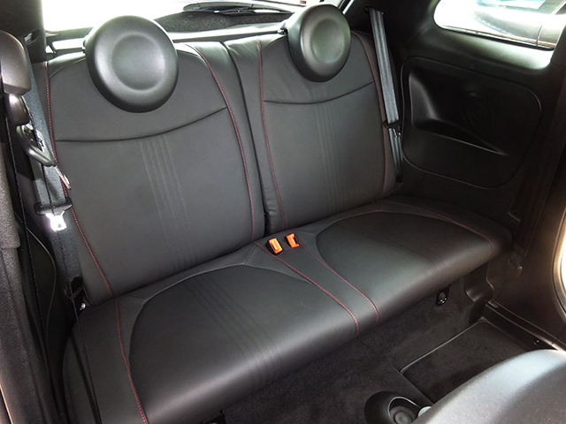 アバルト595コンペティツィオーネ(左ハンドル/5MT)