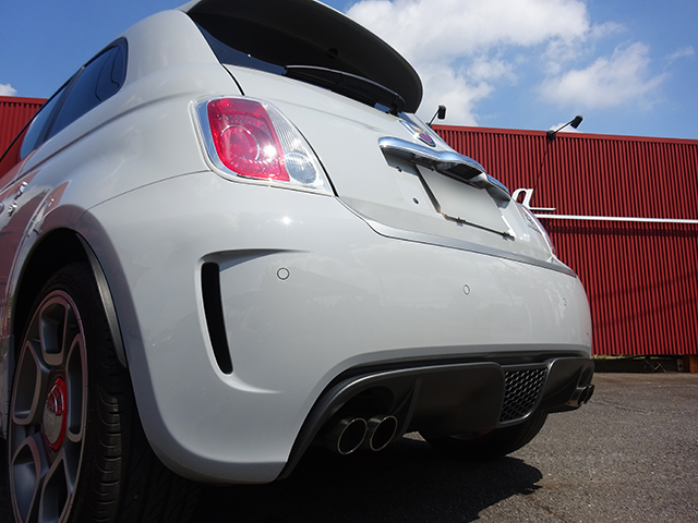 アバルト595コンペティツィオーネ(左ハンドル/5MT)