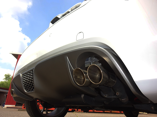 アバルト595コンペティツィオーネ(左ハンドル/5MT)