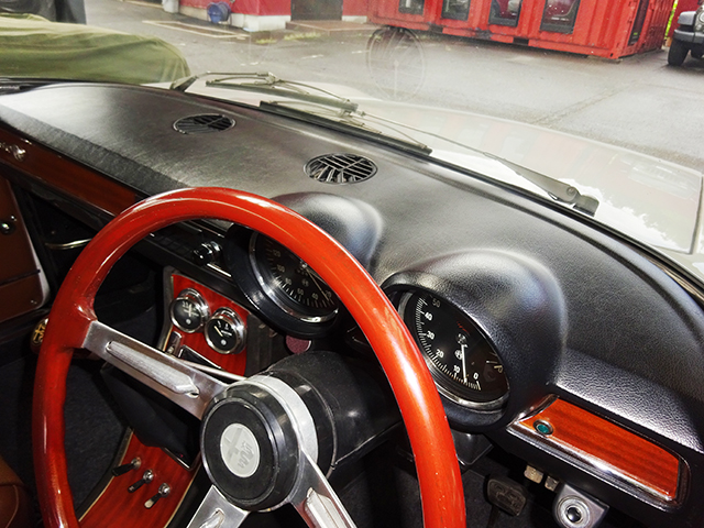 アルファロメオ 前期型1750GTヴェローチェ(右ハンドル 正規物)