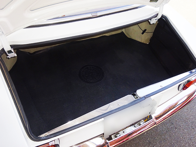 アルファロメオ 前期型1750GTヴェローチェ(右ハンドル 正規物)