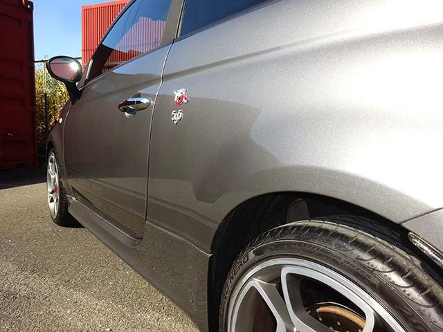 ワンオーナー アバルト595ツーリズモ(右ハンドル/5速MTシーケンシャル)