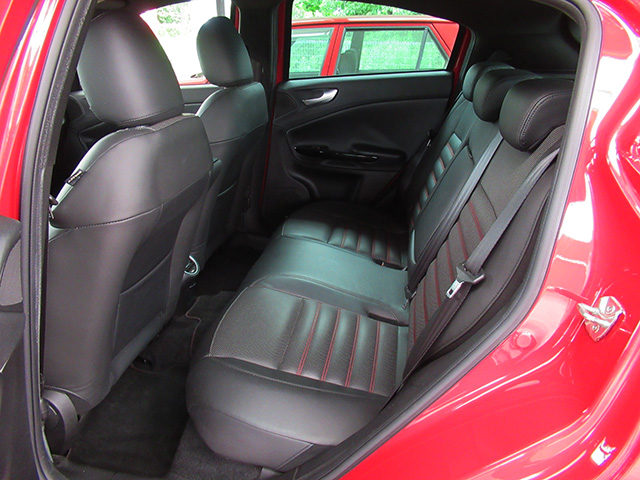 アルファジュリエッタ クワドリフォリオヴェルデ(左HD/6MT)