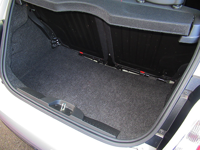 アバルト500(左ハンドル/6速MT)