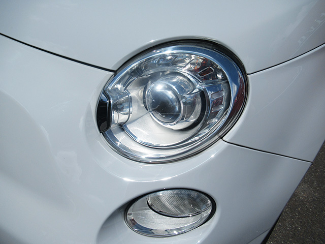 アバルト500(左ハンドル/6速MT)